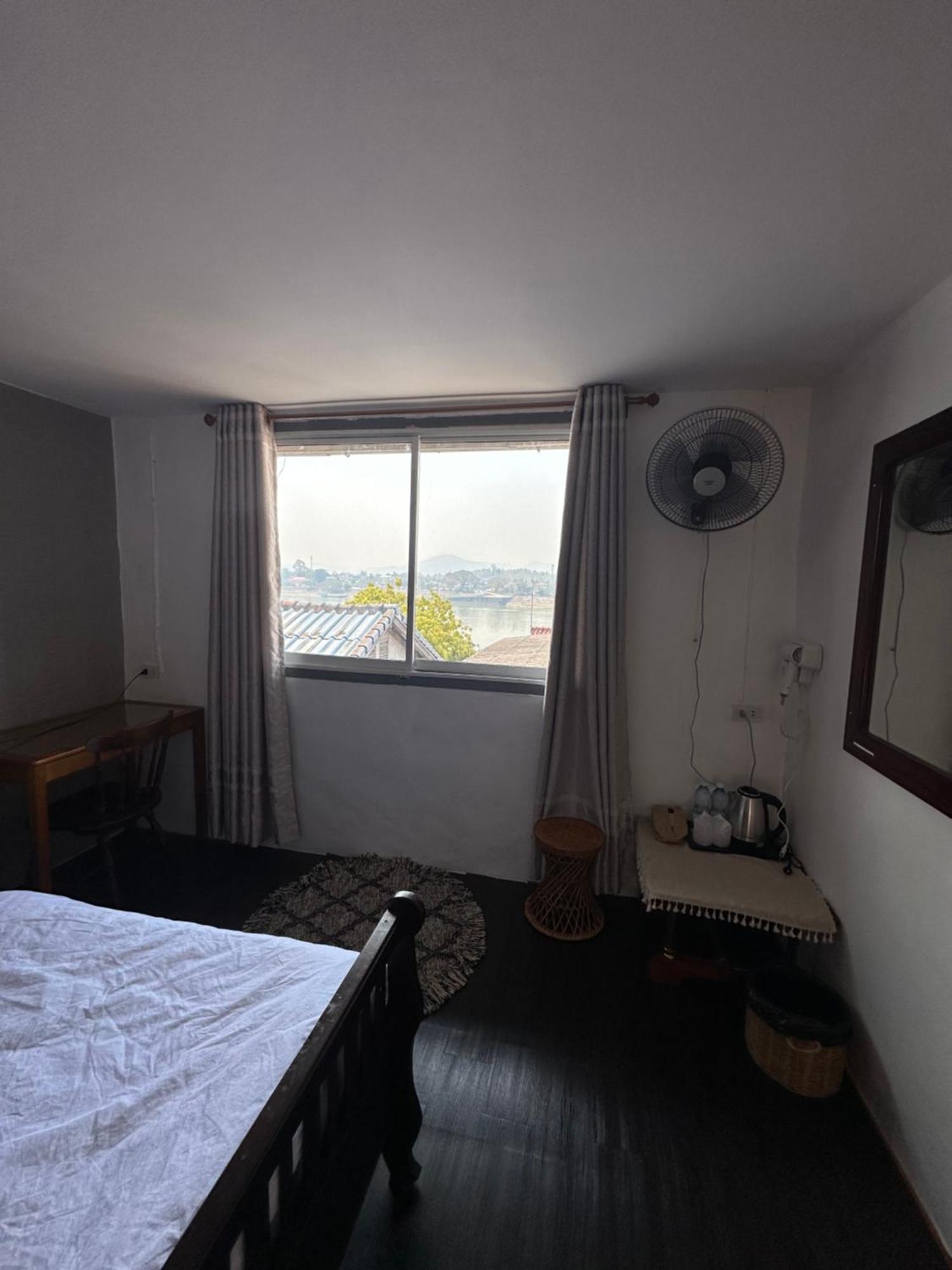Thadan Guest House Ban Houayxay Exterior photo
