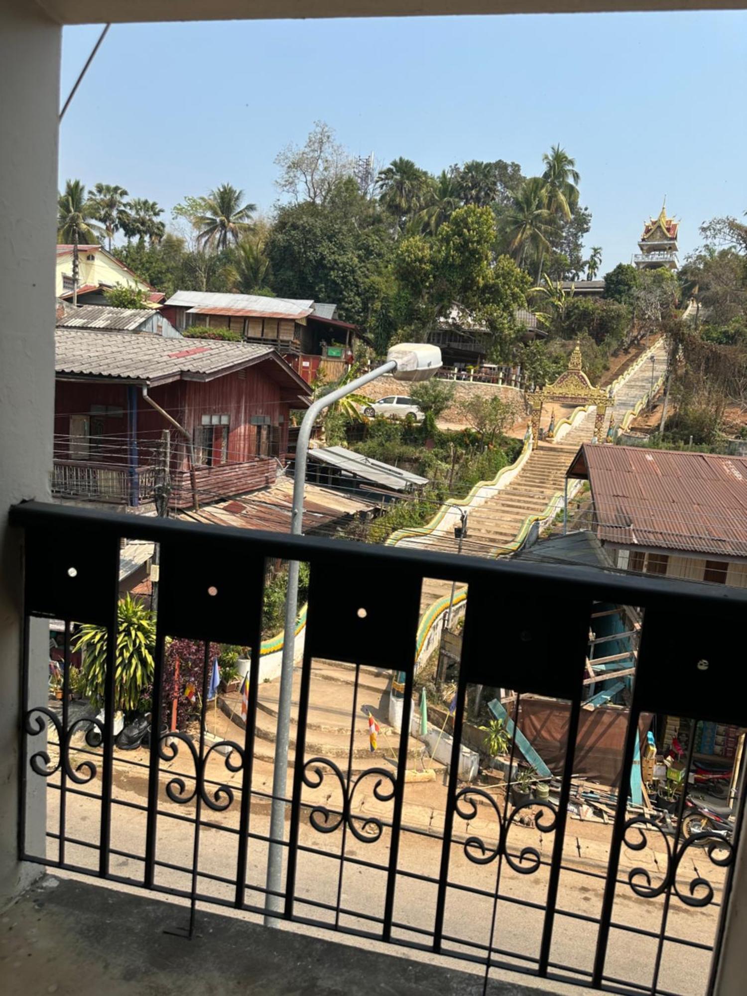 Thadan Guest House Ban Houayxay Exterior photo