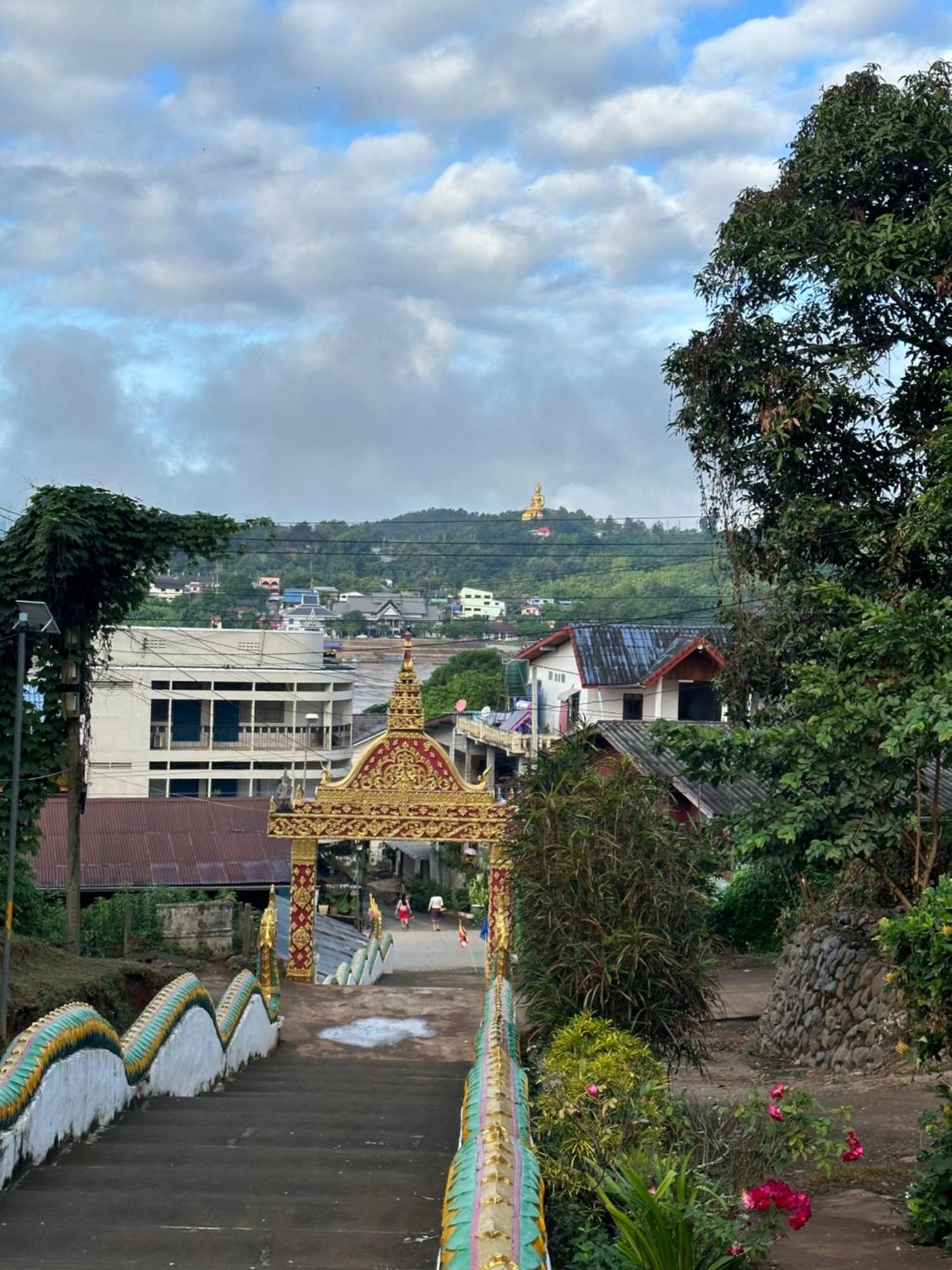 Thadan Guest House Ban Houayxay Exterior photo